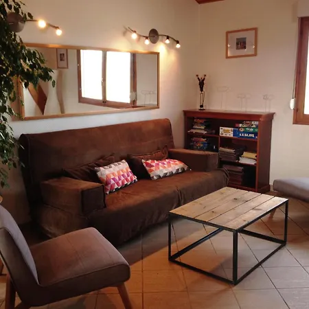 Sur Digue Face Apartment *